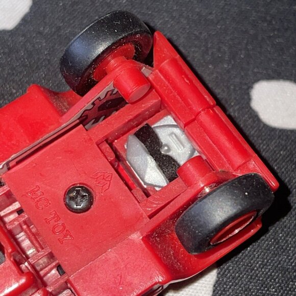 vintage MC TOY DynaBot Red Charger Pull Back N Go Transforming Robot 1985 - Picture 5 of 6